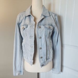 GAP Blue Jean Jacket Classic Denim Style